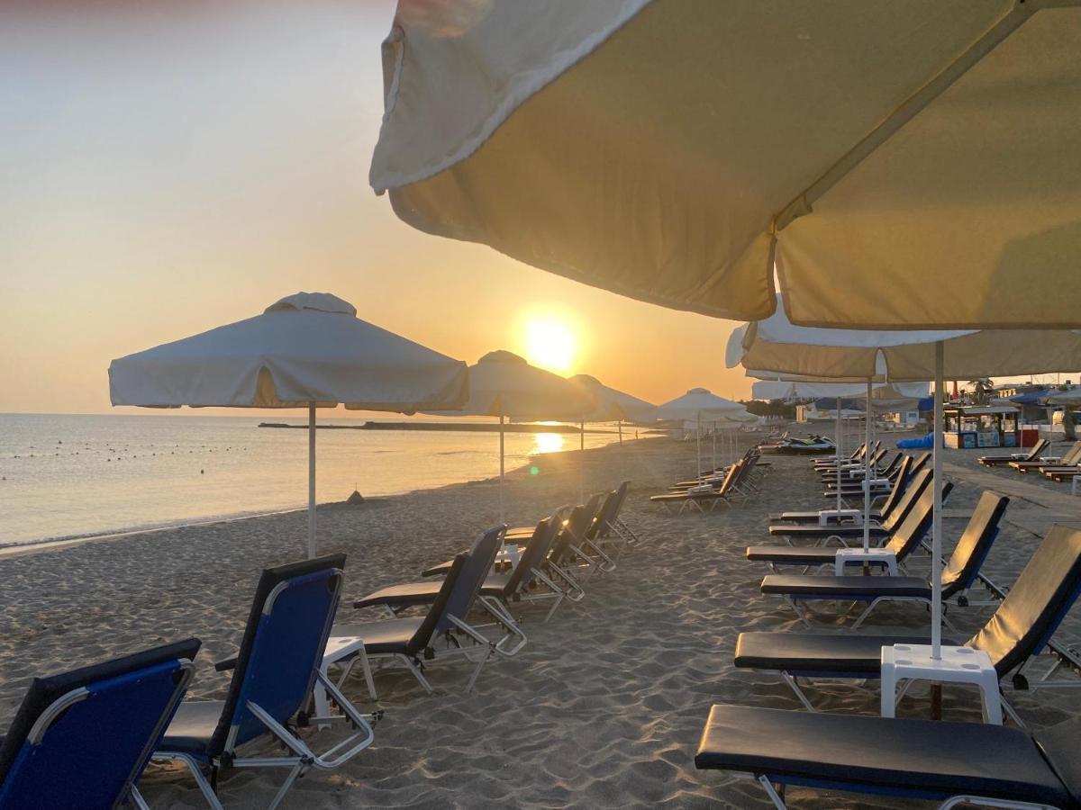 Mikes On The Beach Hersonissos (Crete) Exterior foto